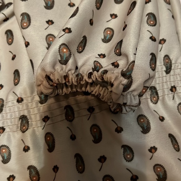 Cool vintage dress, not tags see pics for measurements and blemishes - Picture 10 of 10